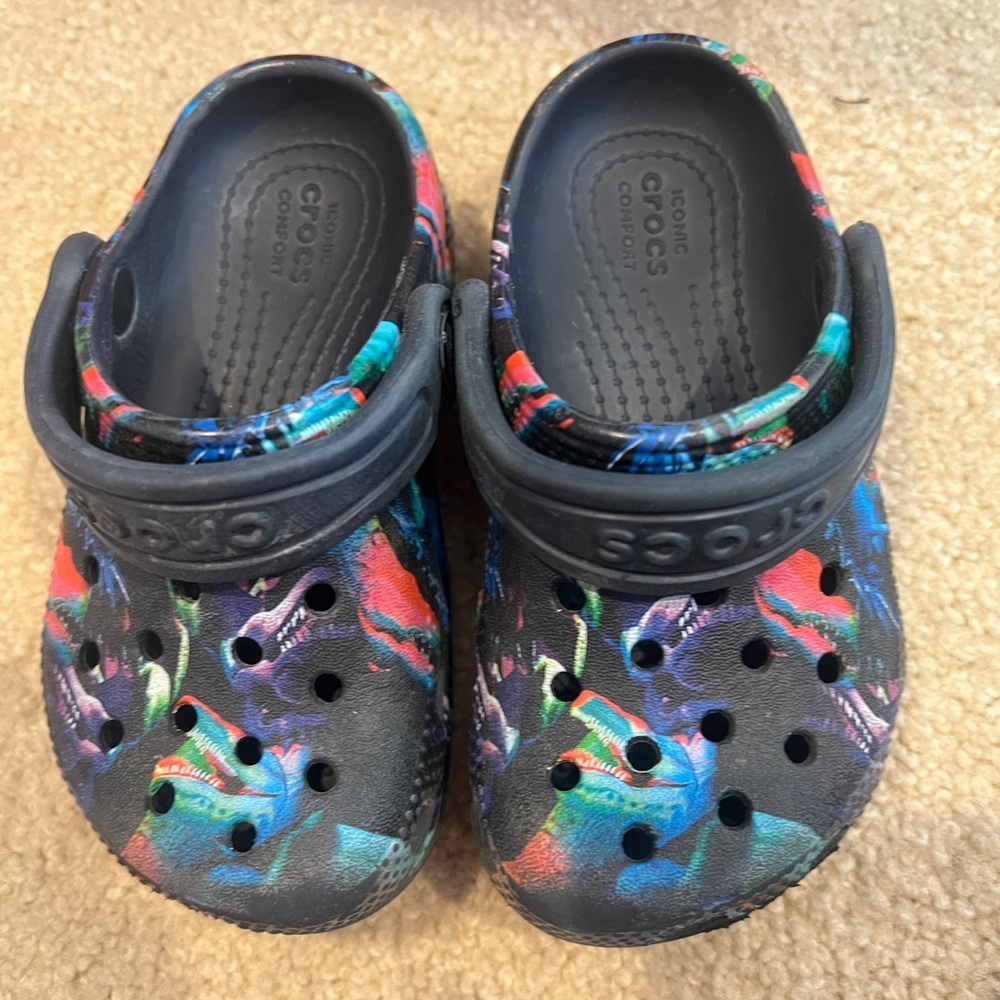 Dinosaur Crocs. Toddler 8C